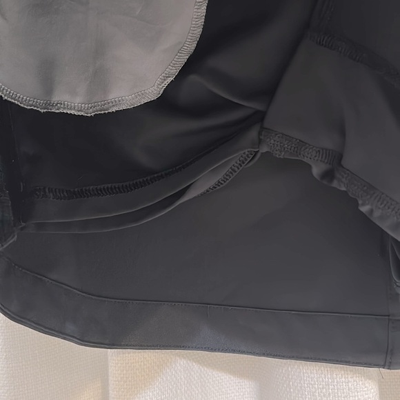 Women’s Black Under Armour 100% Polyester Golf Skort Size 6 - Picture 4 of 6